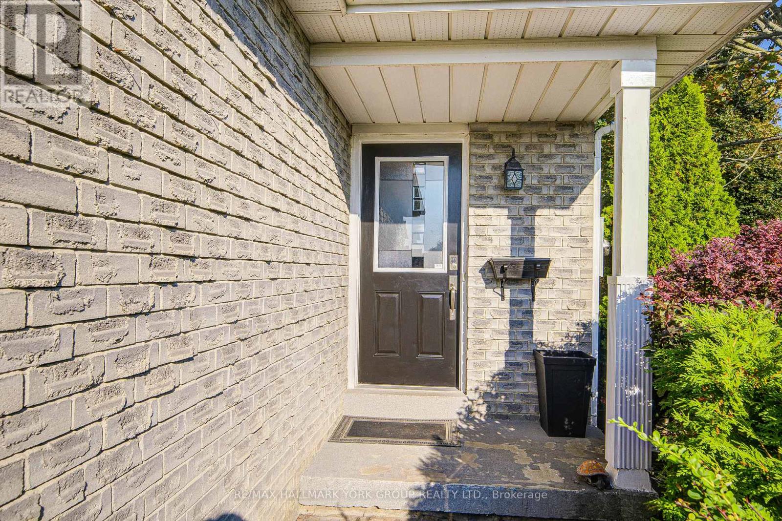 1 Parklawn Drive, Clarington, Ontario  L1E 1Y8 - Photo 2 - E12477117