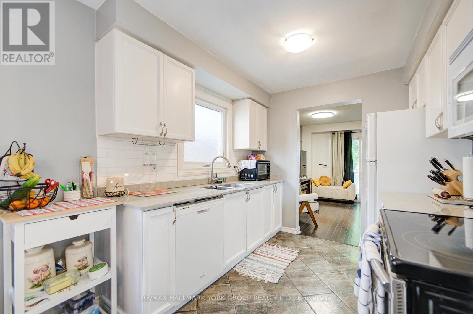 1 Parklawn Drive, Clarington, Ontario  L1E 1Y8 - Photo 7 - E12477117