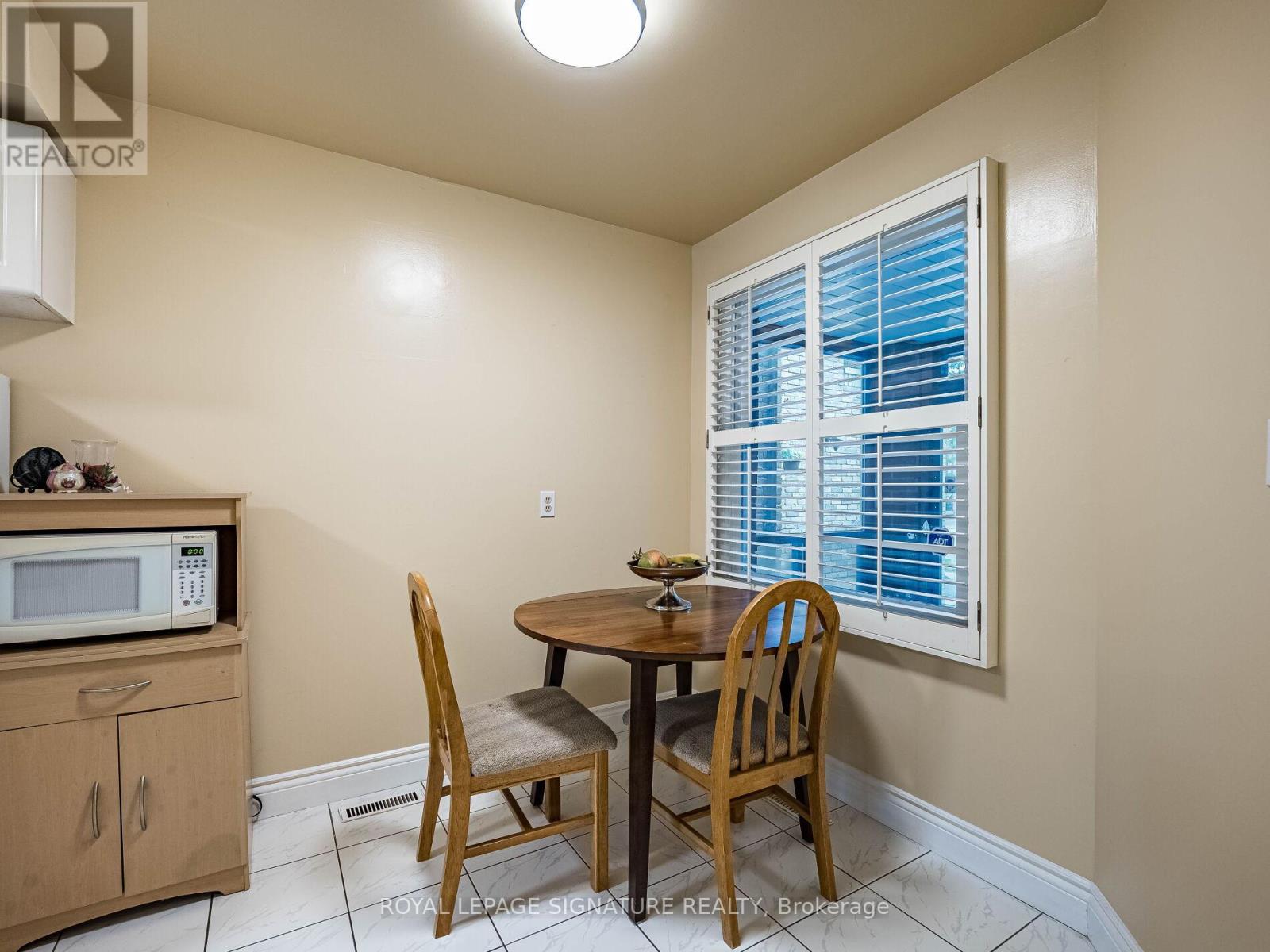 69 New Seabury Drive, Vaughan, Ontario  L4K 2B7 - Photo 11 - N12442854