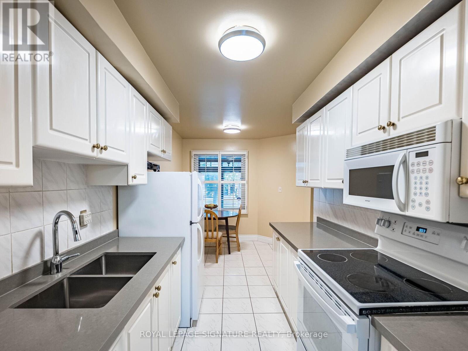 69 New Seabury Drive, Vaughan, Ontario  L4K 2B7 - Photo 9 - N12442854