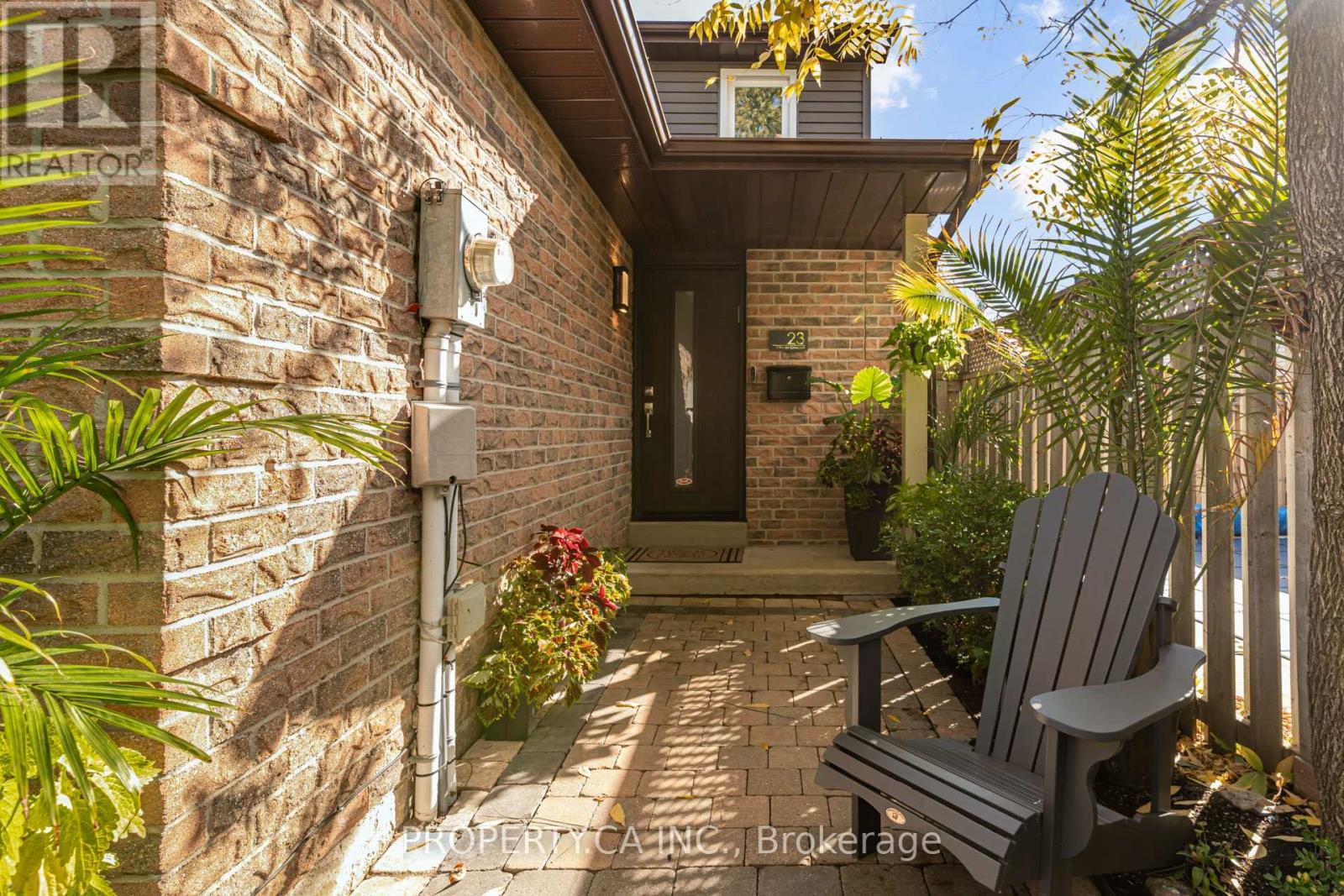 23 Gilmore Crescent, Vaughan, Ontario  L4J 2Z9 - Photo 2 - N12477028