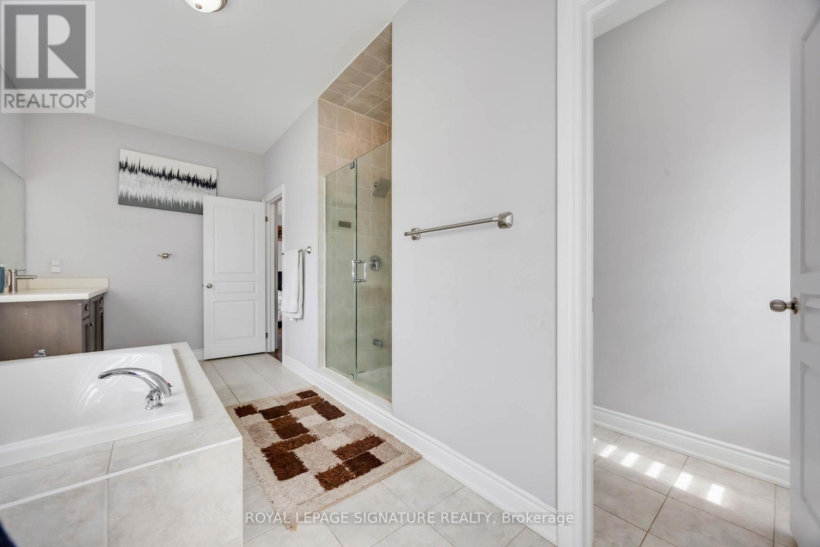 189 Algoma Drive, Vaughan, Ontario  L4H 4H1 - Photo 25 - N12477063