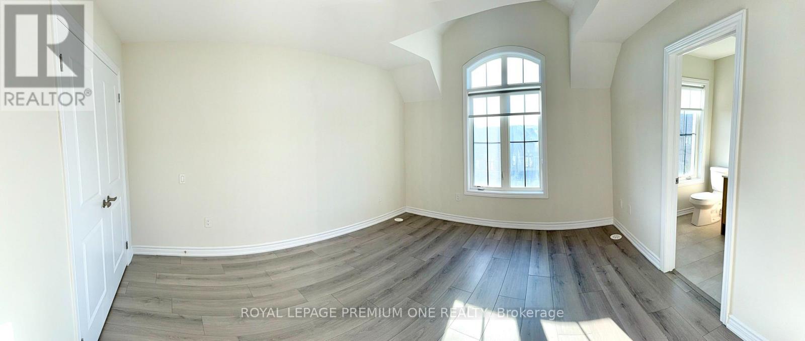 15 Verbana Street, East Gwillimbury, Ontario  L9N 0T6 - Photo 3 - N12477070