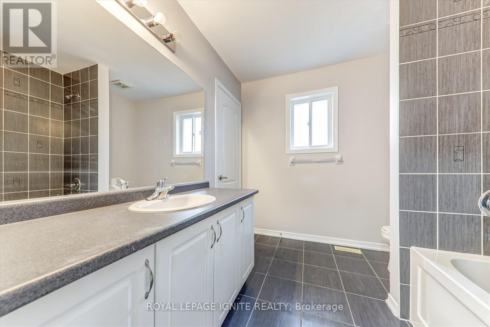 1447 Bassingthwaite Court, Innisfil, Ontario  L9S 0E1 - Photo 32 - N12477090