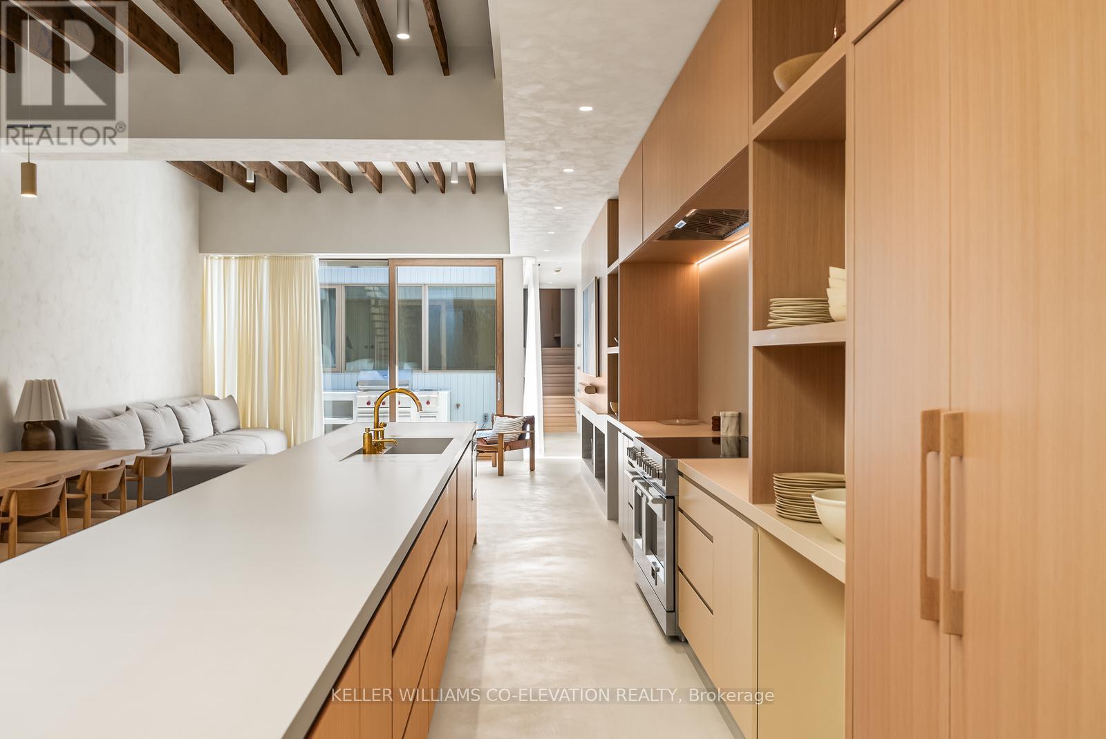 1 - 722 Lansdowne Avenue, Toronto, Ontario  M6H 3Y8 - Photo 10 - W12471058