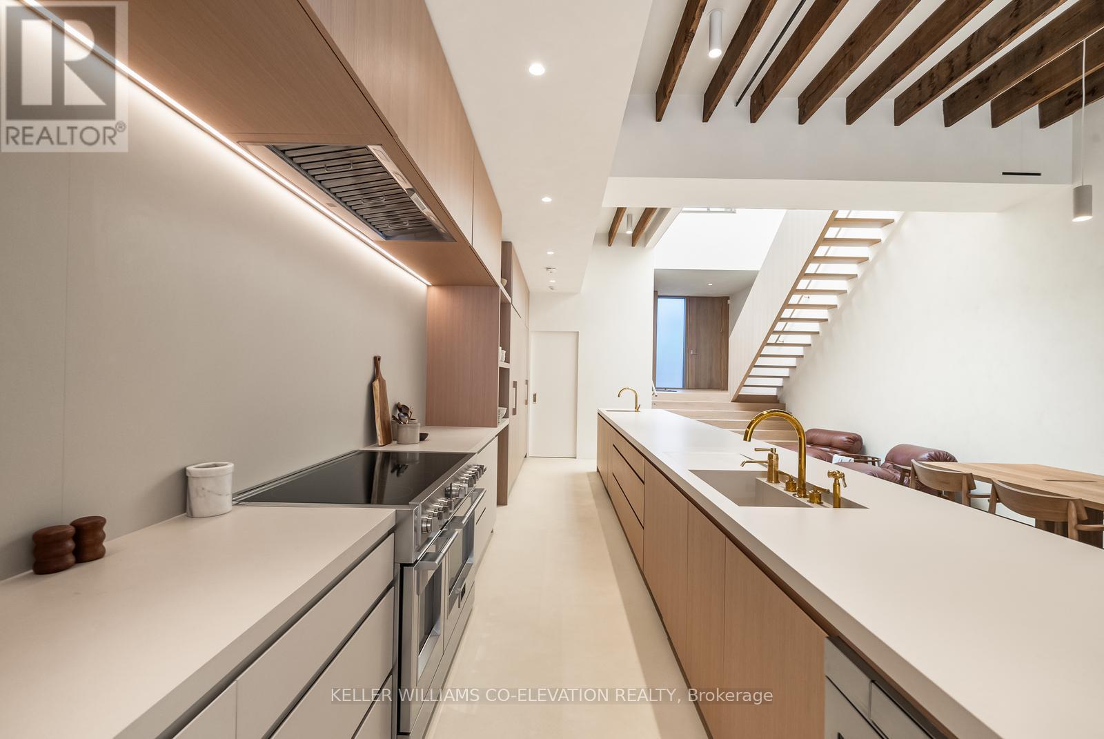 1 - 722 Lansdowne Avenue, Toronto, Ontario  M6H 3Y8 - Photo 11 - W12471058