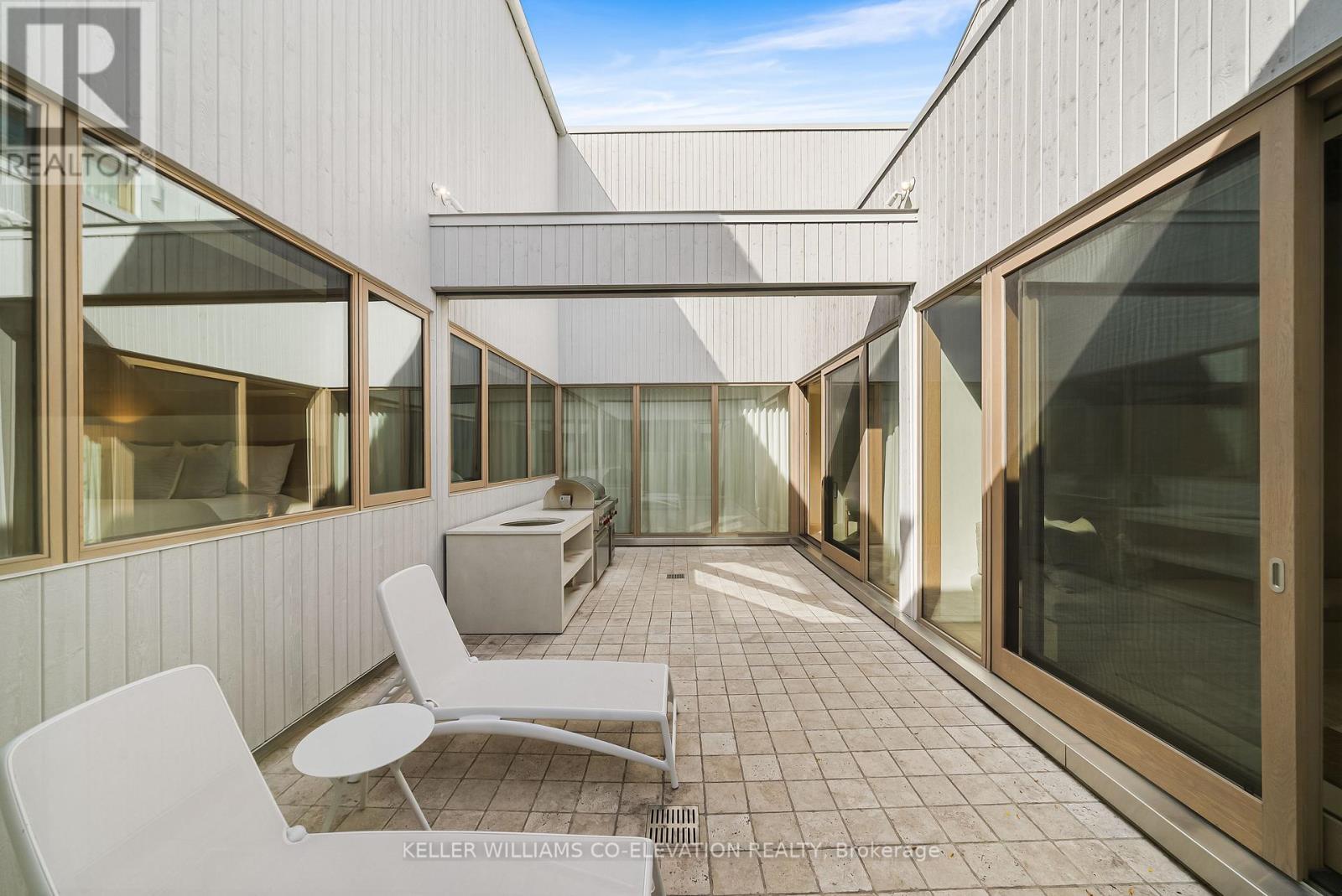 1 - 722 Lansdowne Avenue, Toronto, Ontario  M6H 3Y8 - Photo 18 - W12471058