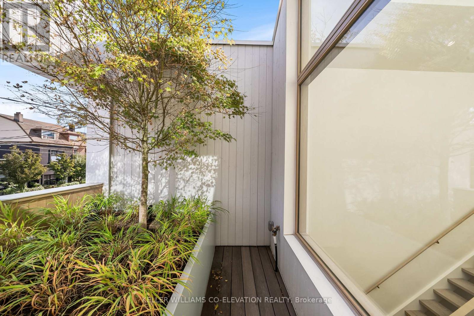 1 - 722 Lansdowne Avenue, Toronto, Ontario  M6H 3Y8 - Photo 27 - W12471058