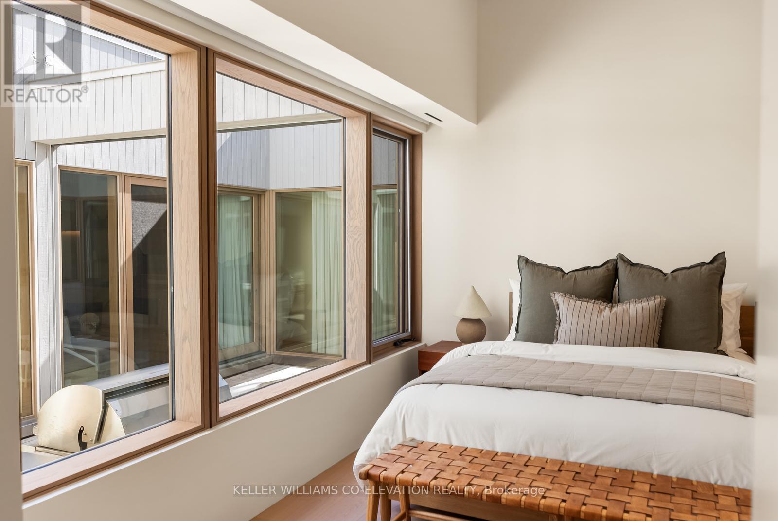 1 - 722 Lansdowne Avenue, Toronto, Ontario  M6H 3Y8 - Photo 38 - W12471058