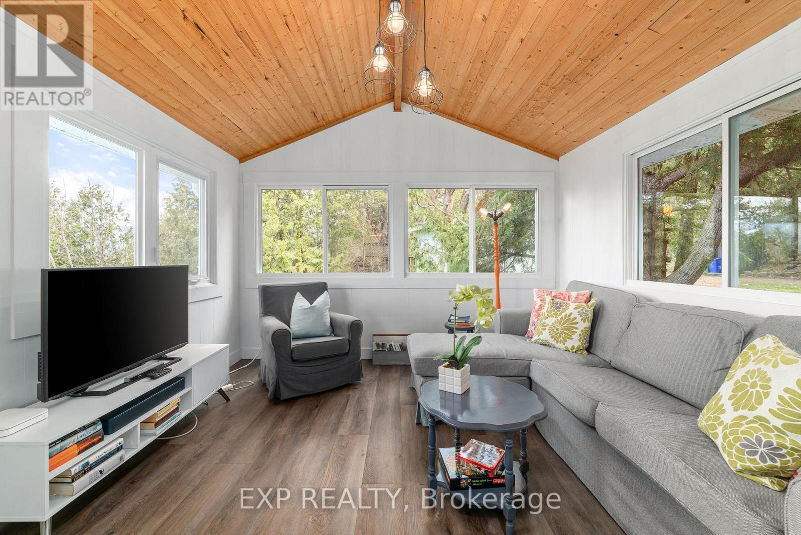 23 Pc Lane, Prince Edward County, Ontario K0K 2T0 - Photo 14 - X12477154