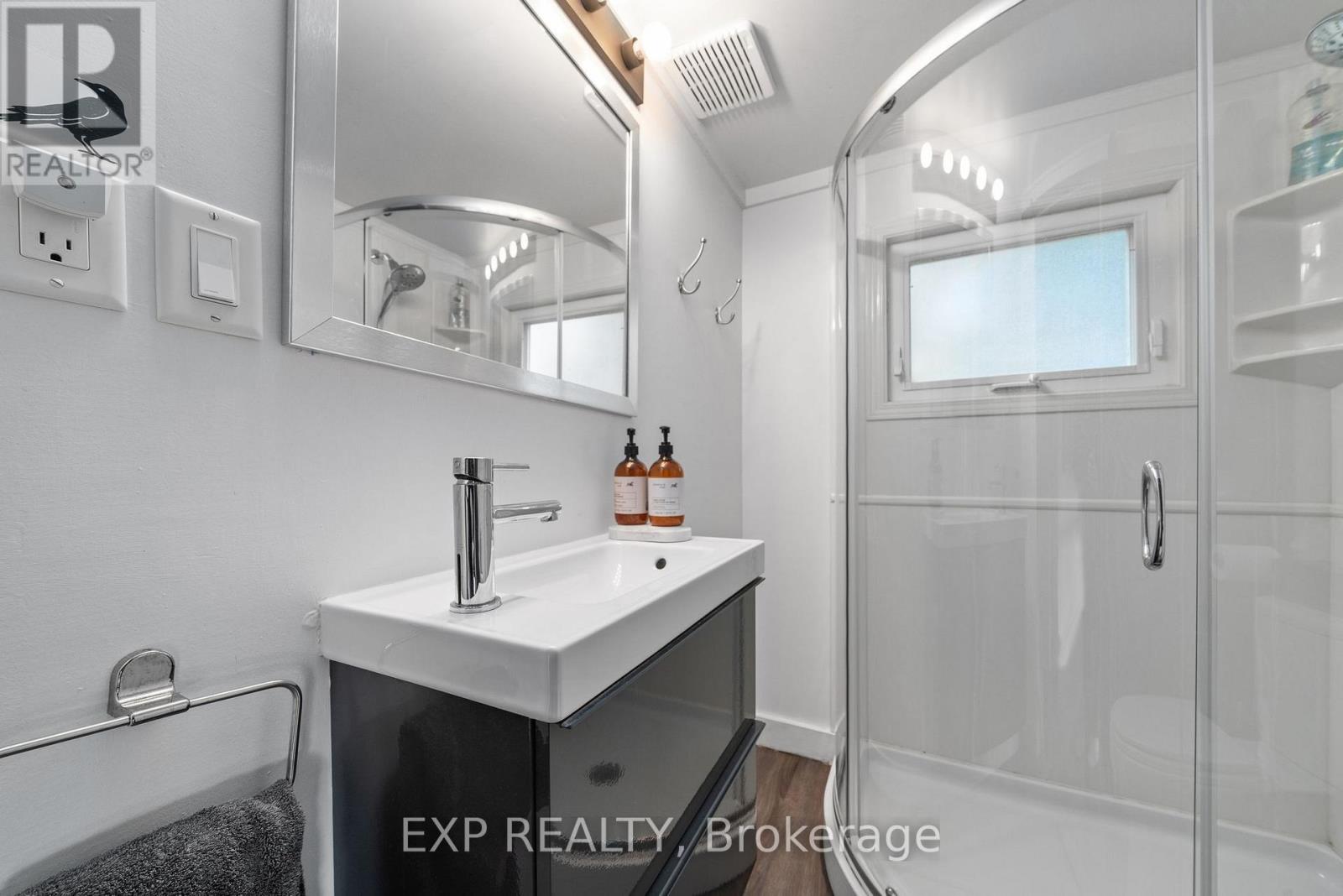 23 Pc Lane, Prince Edward County, Ontario K0K 2T0 - Photo 16 - X12477154