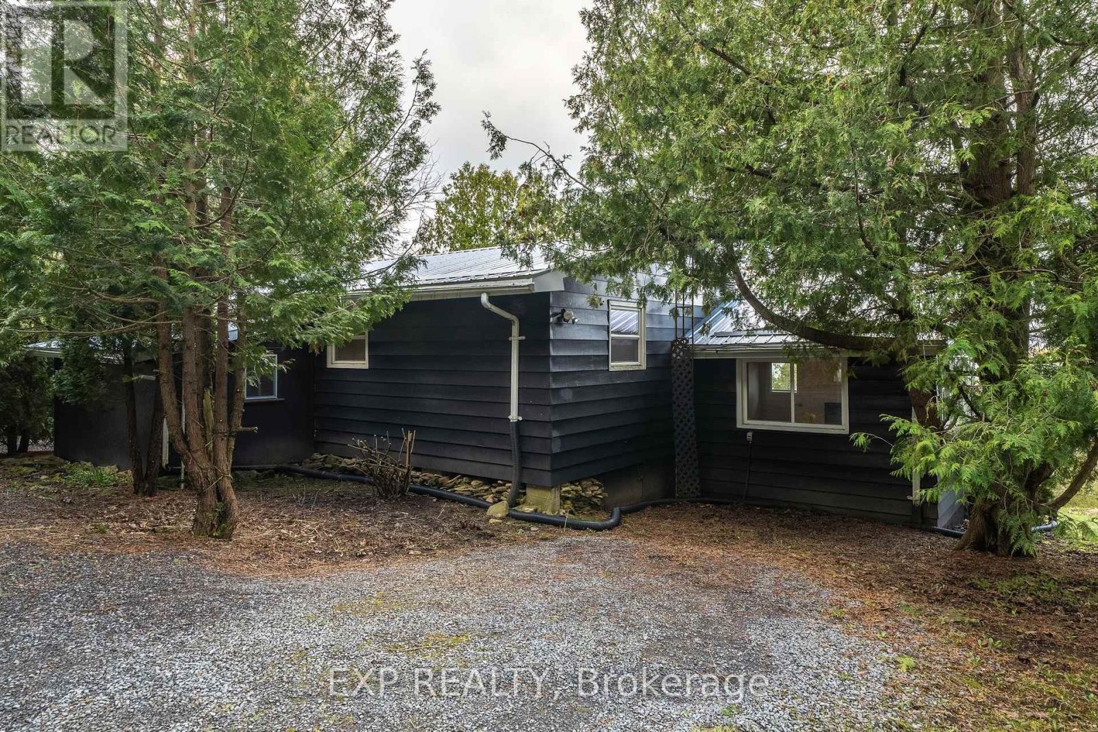 23 Pc Lane, Prince Edward County, Ontario K0K 2T0 - Photo 43 - X12477154