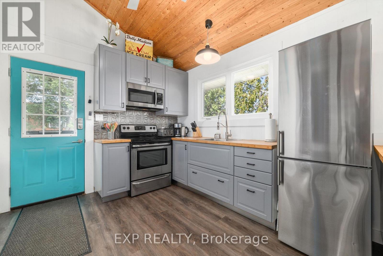 23 Pc Lane, Prince Edward County, Ontario K0K 2T0 - Photo 7 - X12477154