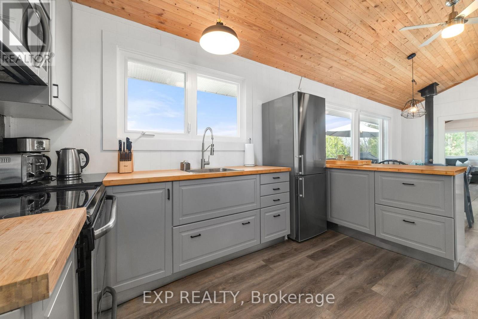 23 Pc Lane, Prince Edward County, Ontario K0K 2T0 - Photo 9 - X12477154