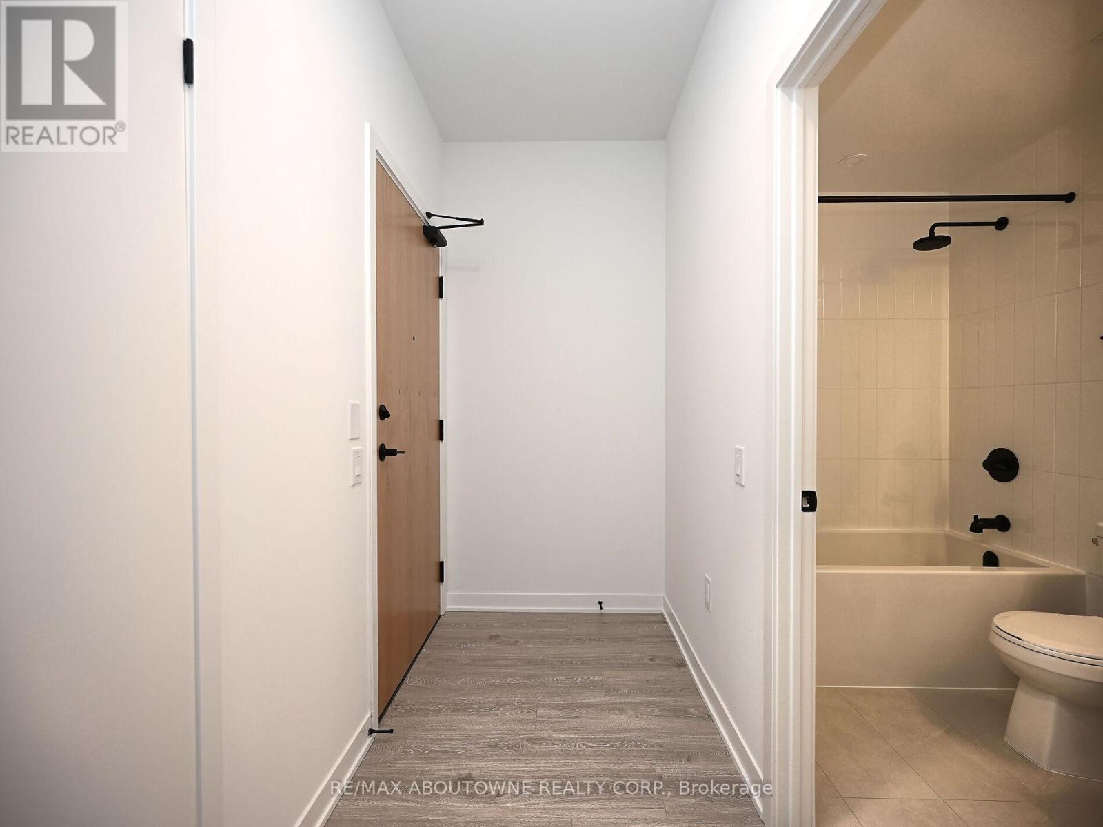 704 - 1495 Eglinton Avenue W, Mississauga, Ontario  L5M 2V8 - Photo 10 - W12477030