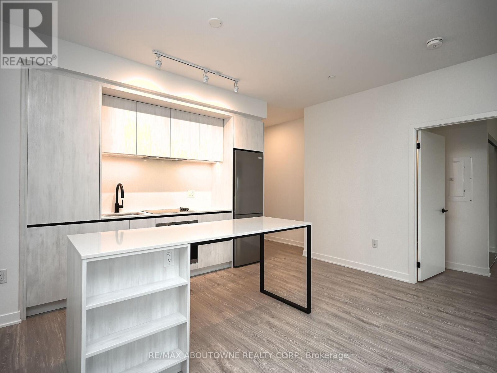 704 - 1495 Eglinton Avenue W, Mississauga, Ontario  L5M 2V8 - Photo 17 - W12477030