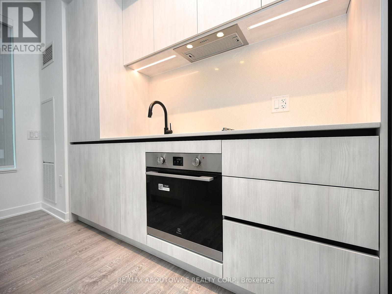 704 - 1495 Eglinton Avenue W, Mississauga, Ontario  L5M 2V8 - Photo 21 - W12477030