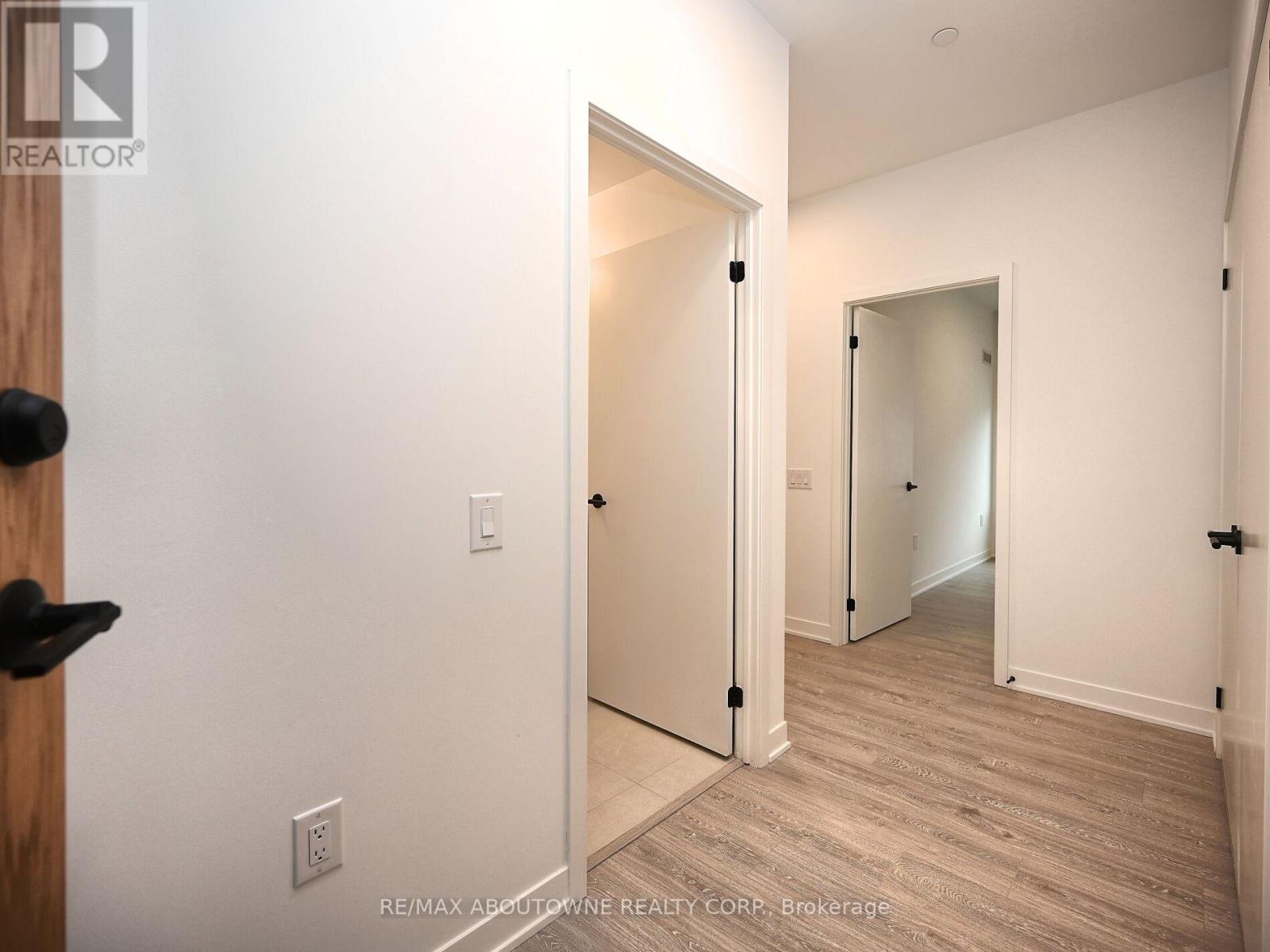 704 - 1495 Eglinton Avenue W, Mississauga, Ontario  L5M 2V8 - Photo 9 - W12477030