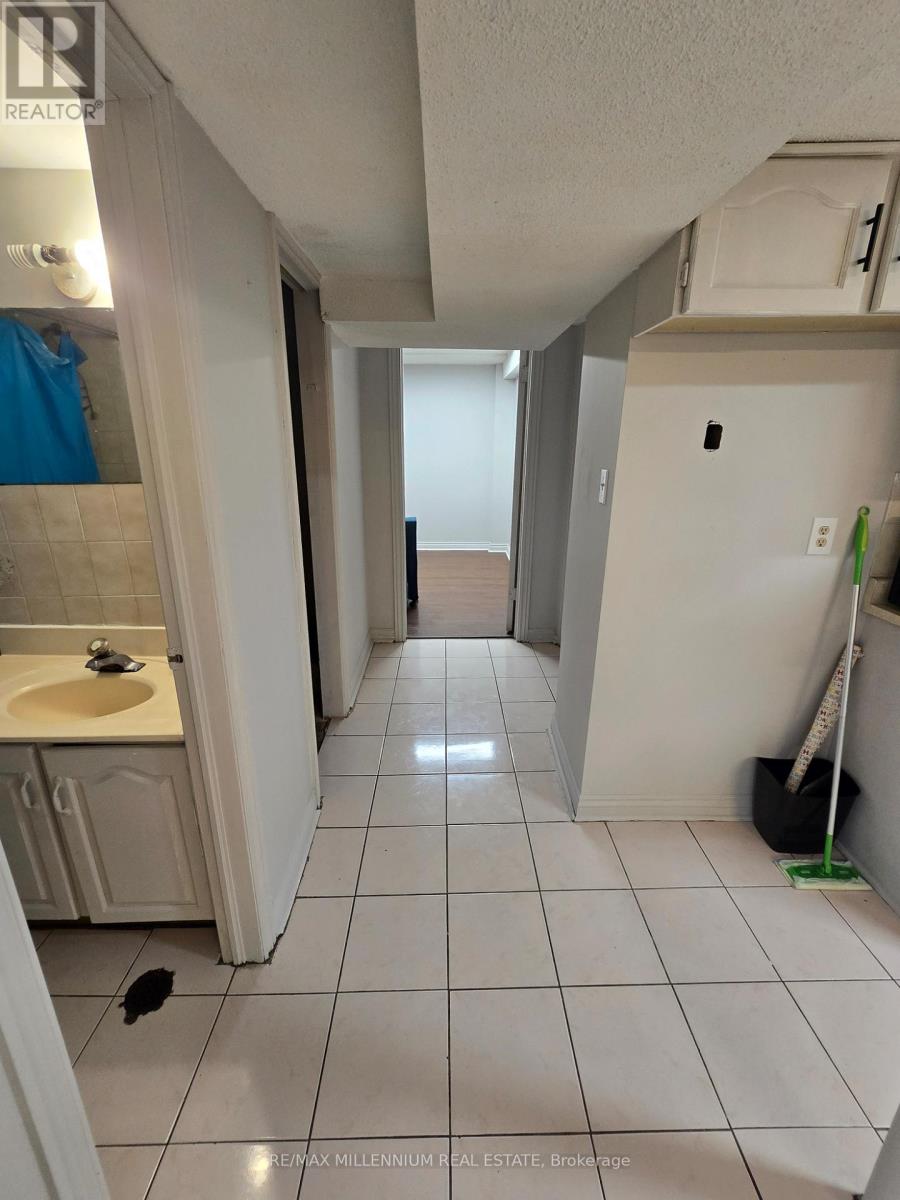 83 Cinrickbar Drive, Toronto, Ontario  M9W 6X3 - Photo 13 - W12477045