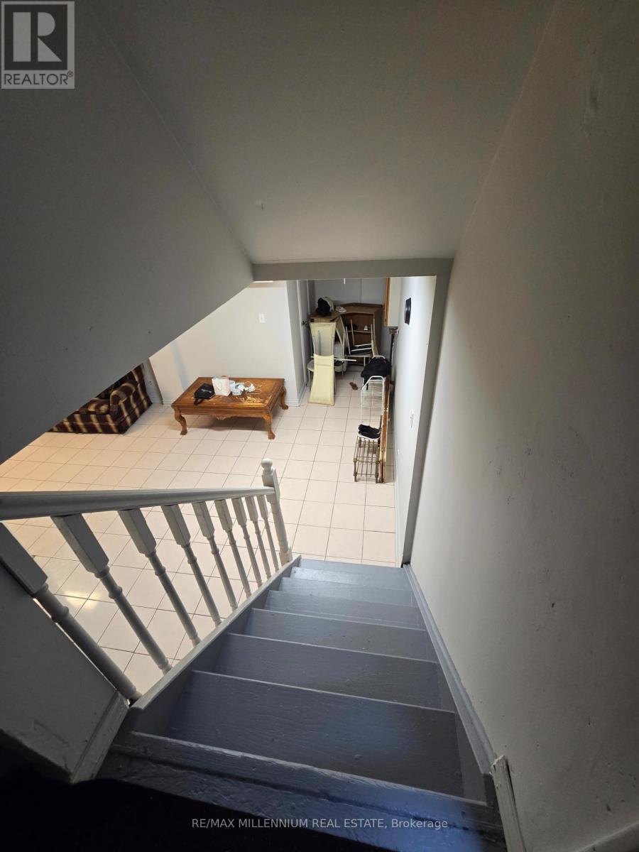 83 Cinrickbar Drive, Toronto, Ontario  M9W 6X3 - Photo 5 - W12477045