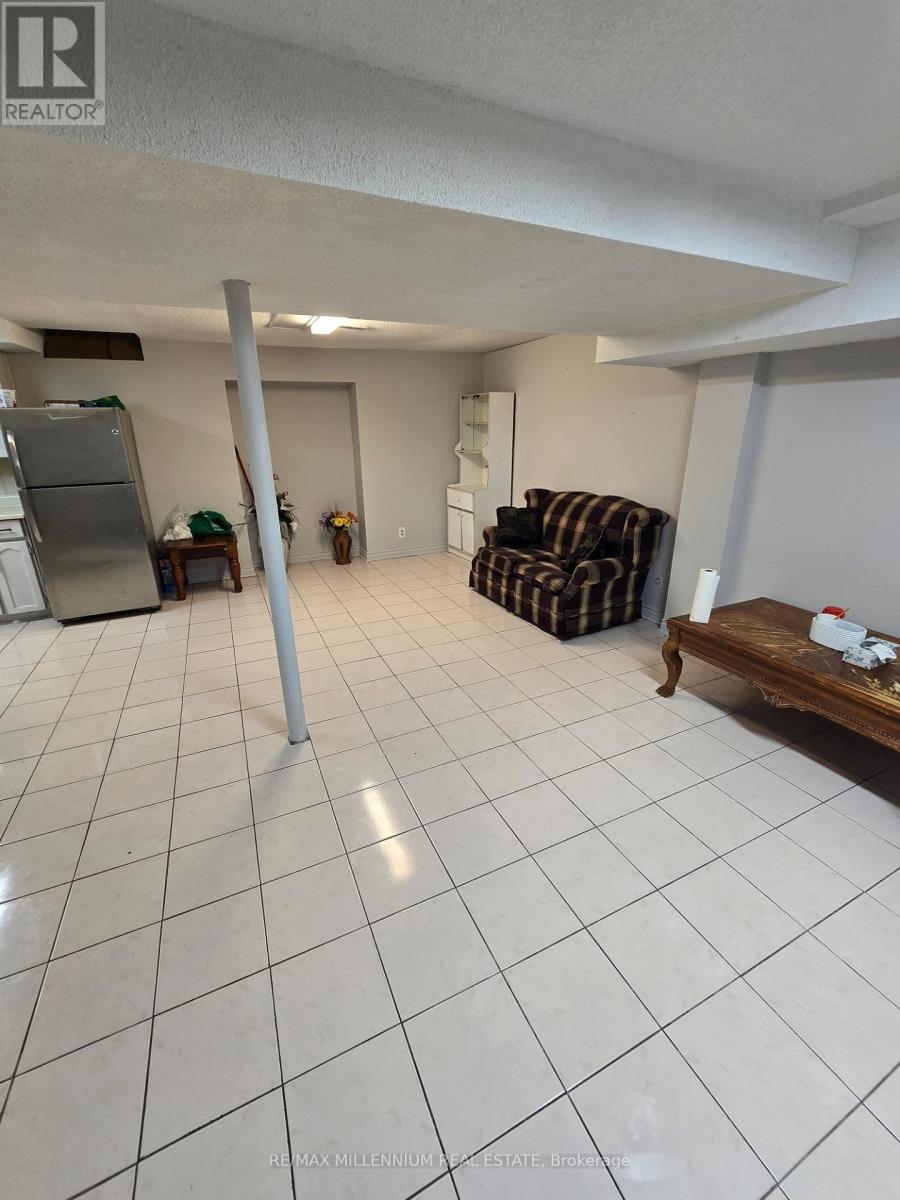 83 Cinrickbar Drive, Toronto, Ontario  M9W 6X3 - Photo 7 - W12477045