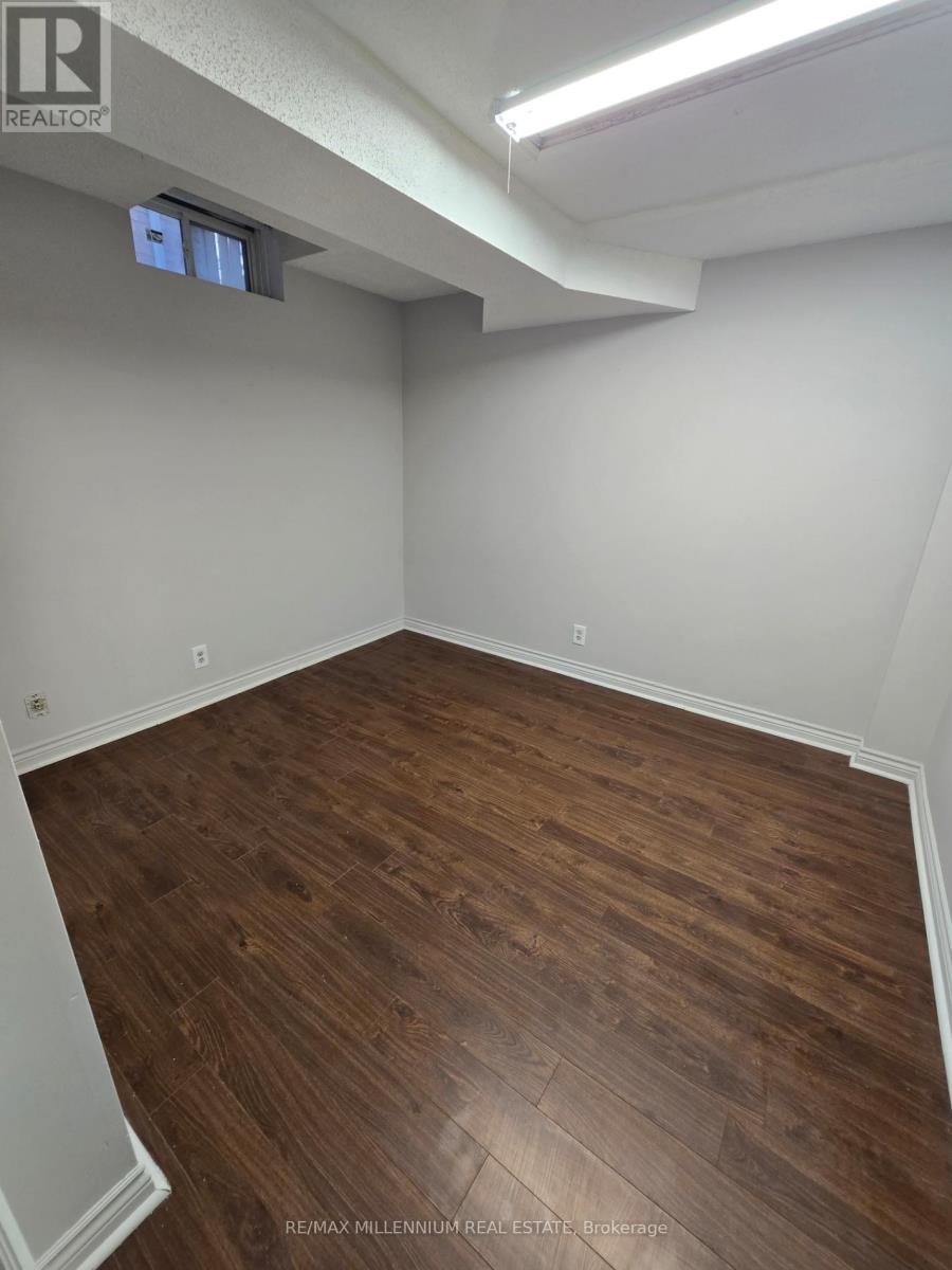 83 Cinrickbar Drive, Toronto, Ontario  M9W 6X3 - Photo 9 - W12477045