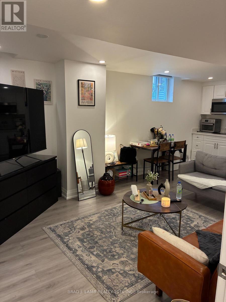 Bsmt - 922 Mays Crescent, Mississauga, Ontario  L5V 2G6 - Photo 3 - W12477047