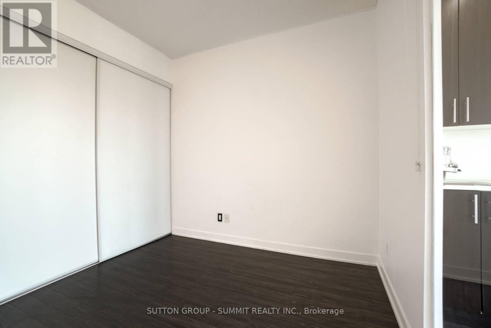 2822 - 165 Legion Road N, Toronto, Ontario  M8Y 0B3 - Photo 17 - W12477048