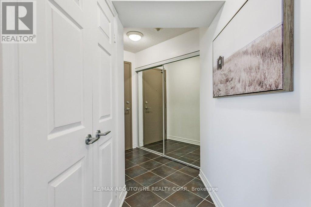 405 - 2325 Central Park Drive, Oakville, Ontario  L6H 0E2 - Photo 10 - W12477053