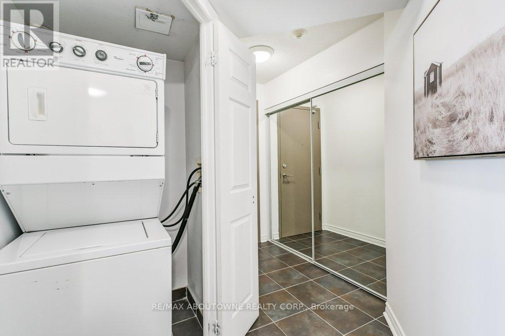 405 - 2325 Central Park Drive, Oakville, Ontario  L6H 0E2 - Photo 13 - W12477053
