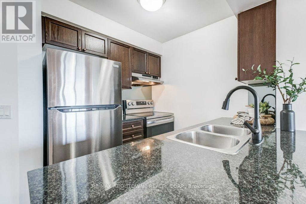 405 - 2325 Central Park Drive, Oakville, Ontario  L6H 0E2 - Photo 15 - W12477053
