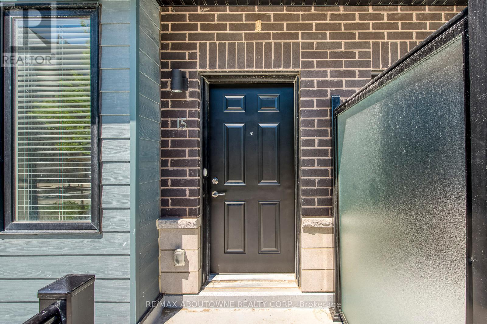 15 - 2212 Bromsgrove Road, Mississauga, Ontario  L5J 0B3 - Photo 2 - W12477067