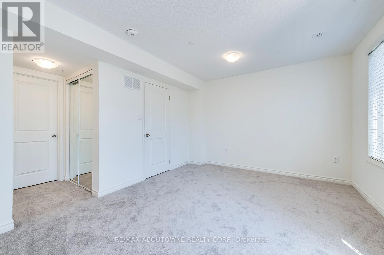 15 - 2212 Bromsgrove Road, Mississauga, Ontario  L5J 0B3 - Photo 22 - W12477067