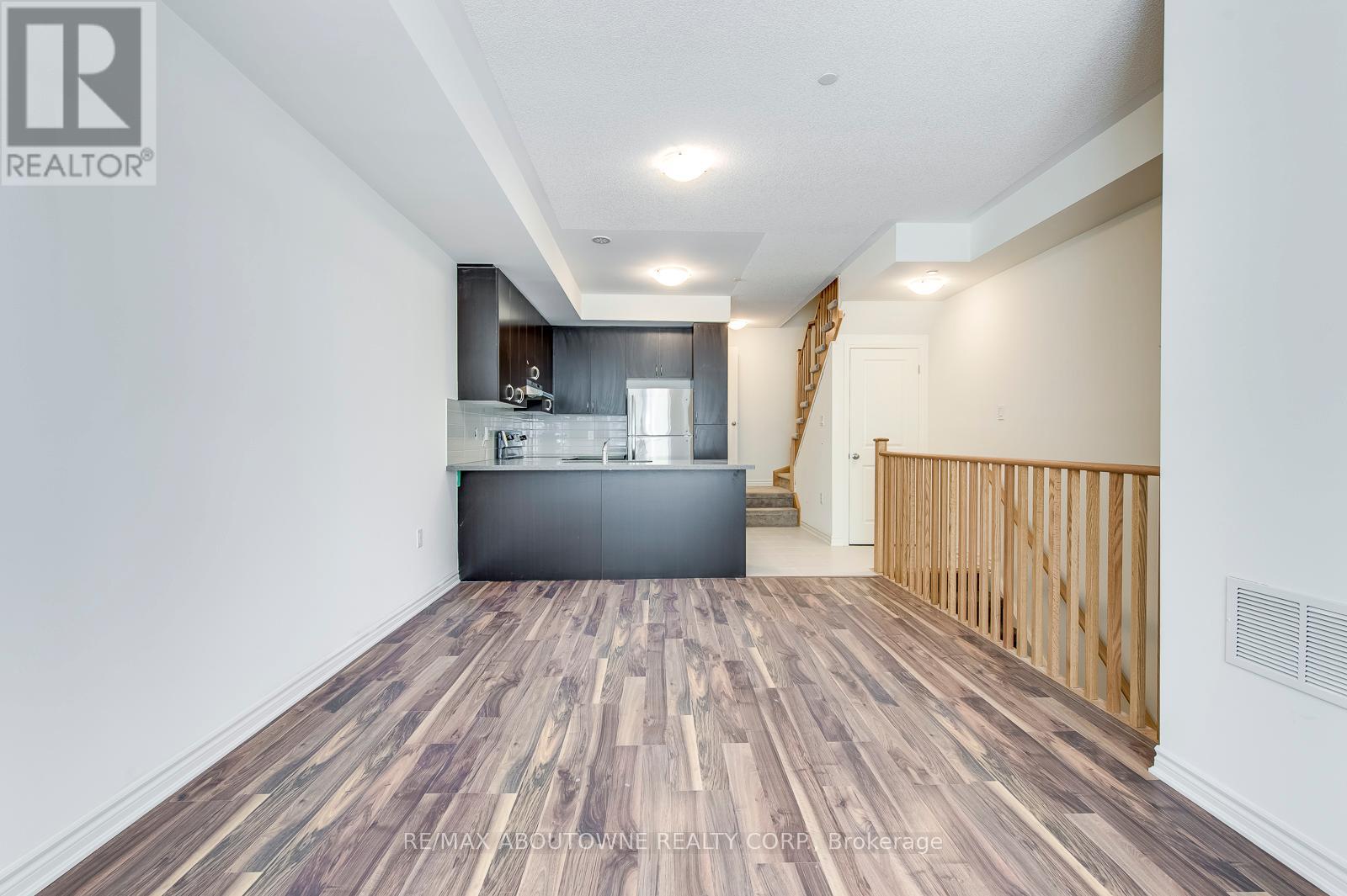 15 - 2212 Bromsgrove Road, Mississauga, Ontario  L5J 0B3 - Photo 5 - W12477067