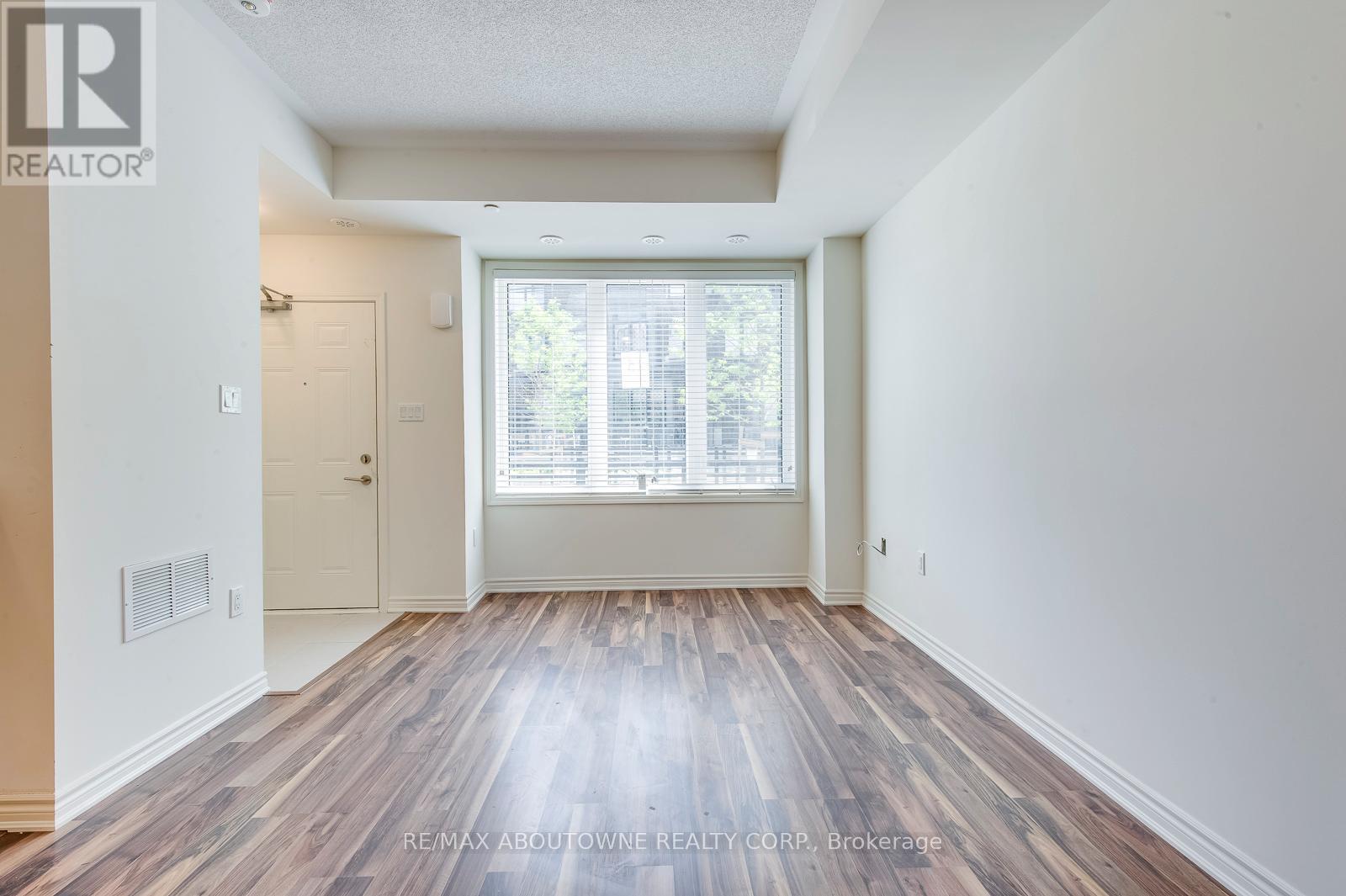 15 - 2212 Bromsgrove Road, Mississauga, Ontario  L5J 0B3 - Photo 7 - W12477067