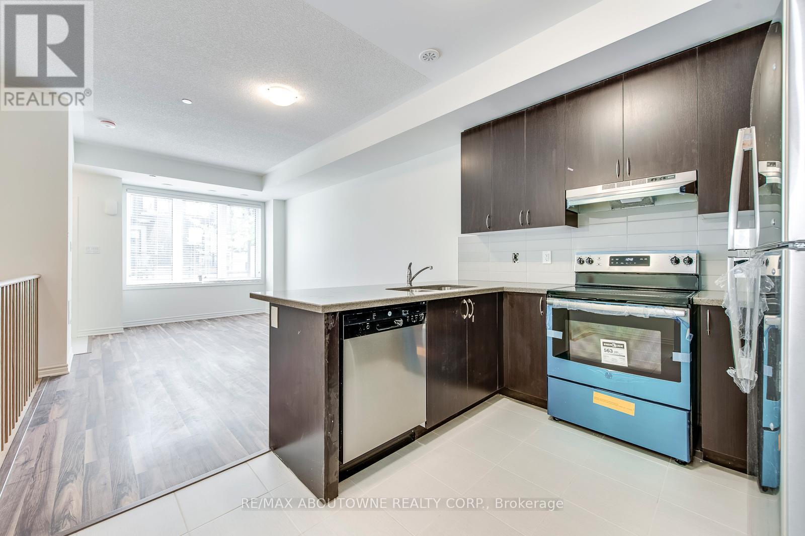 15 - 2212 Bromsgrove Road, Mississauga, Ontario  L5J 0B3 - Photo 9 - W12477067