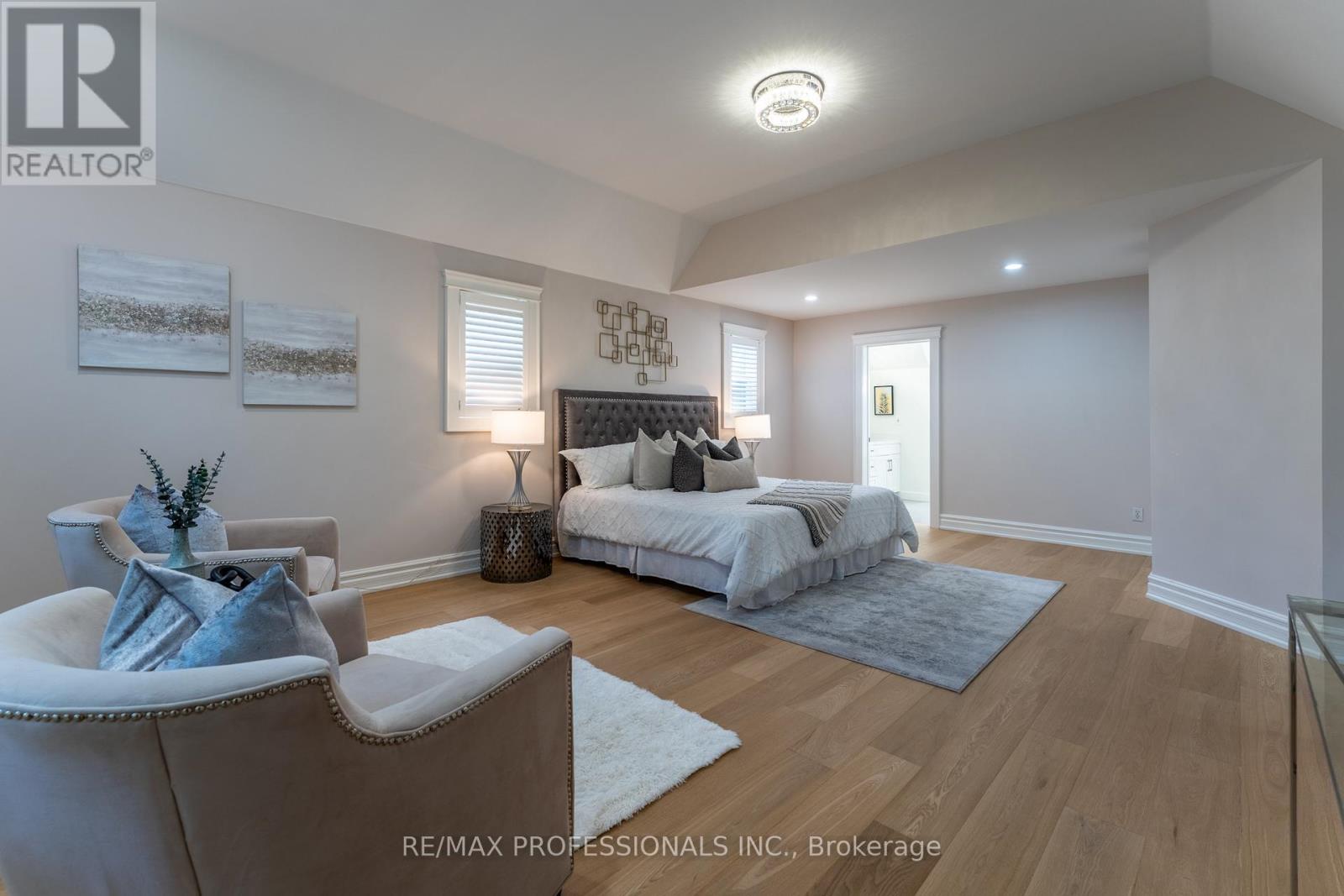 354 Country Club Crescent, Mississauga, Ontario  L5J 2P8 - Photo 44 - W12477092
