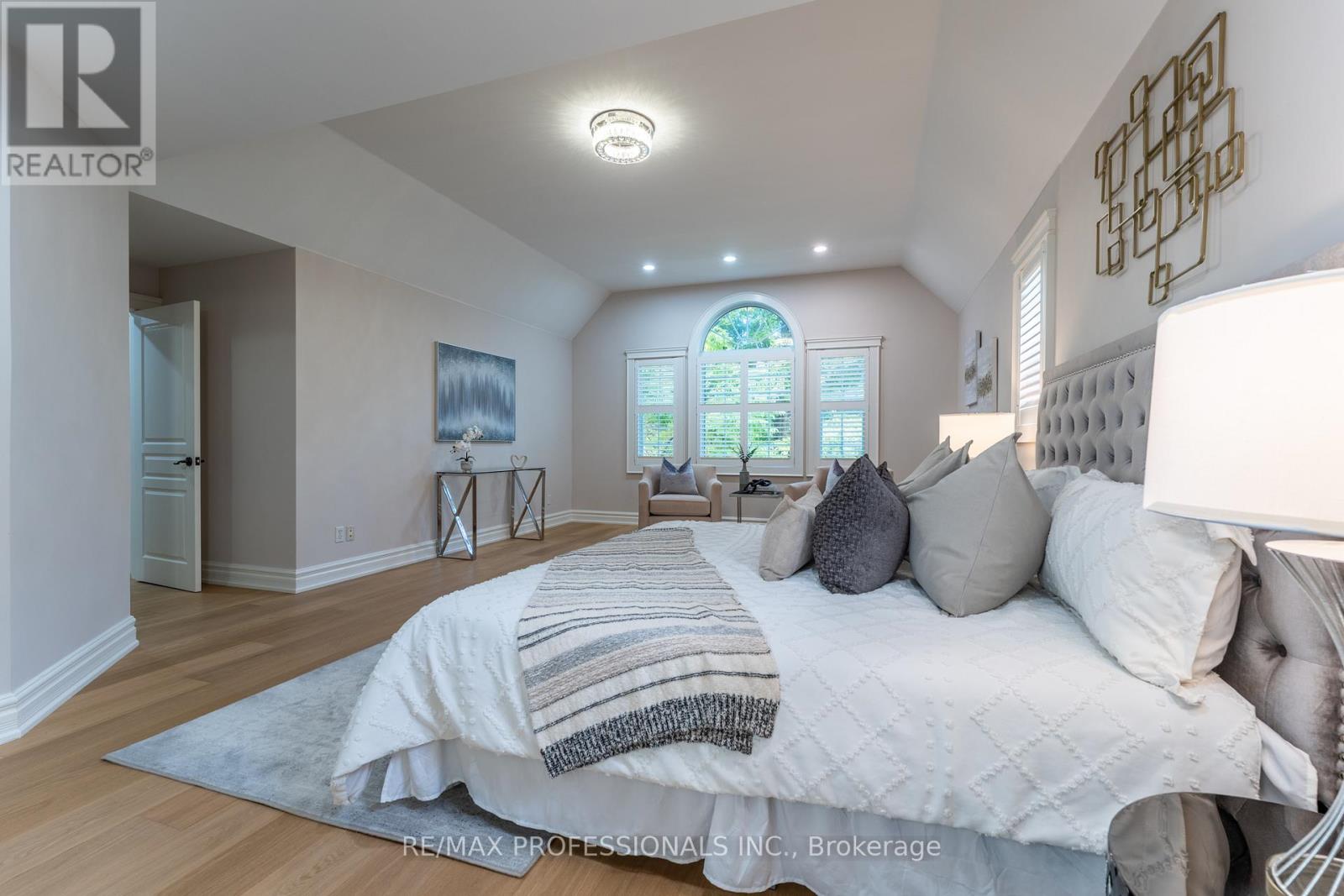 354 Country Club Crescent, Mississauga, Ontario  L5J 2P8 - Photo 45 - W12477092