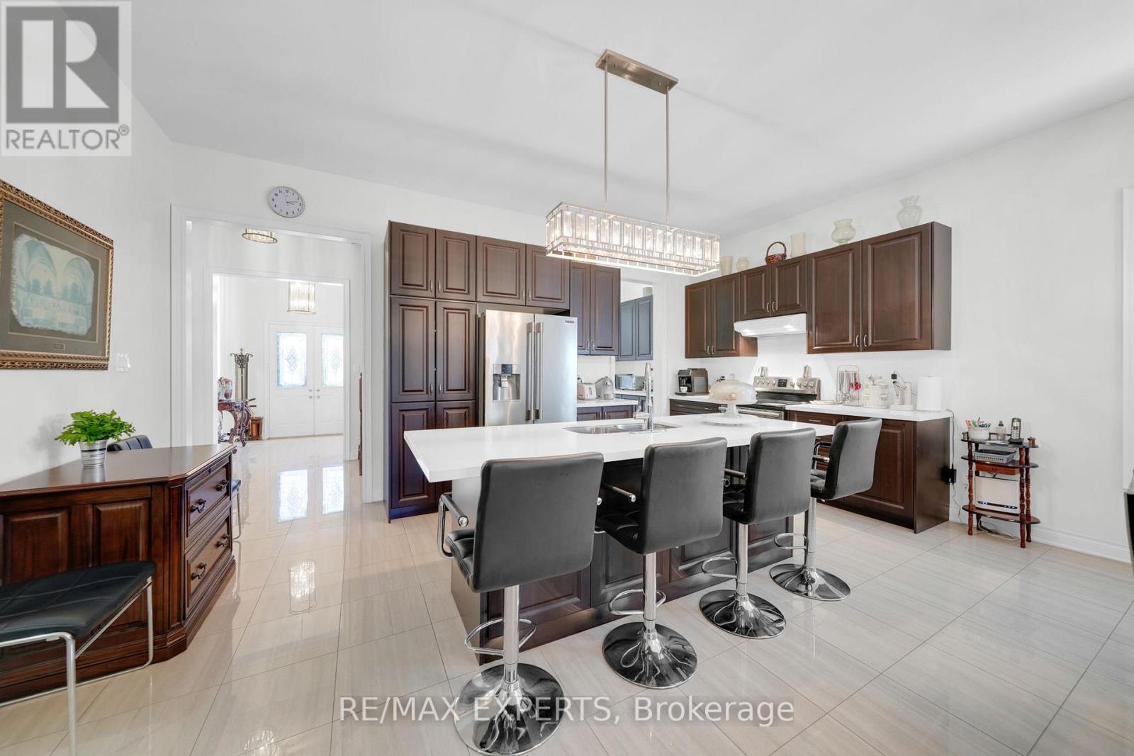10 Falkland Road, Brampton, Ontario  L6P 4C3 - Photo 10 - W12477103
