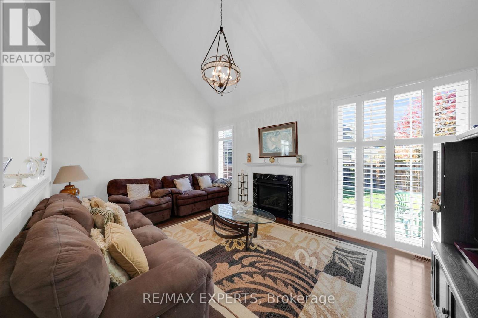 10 Falkland Road, Brampton, Ontario  L6P 4C3 - Photo 15 - W12477103