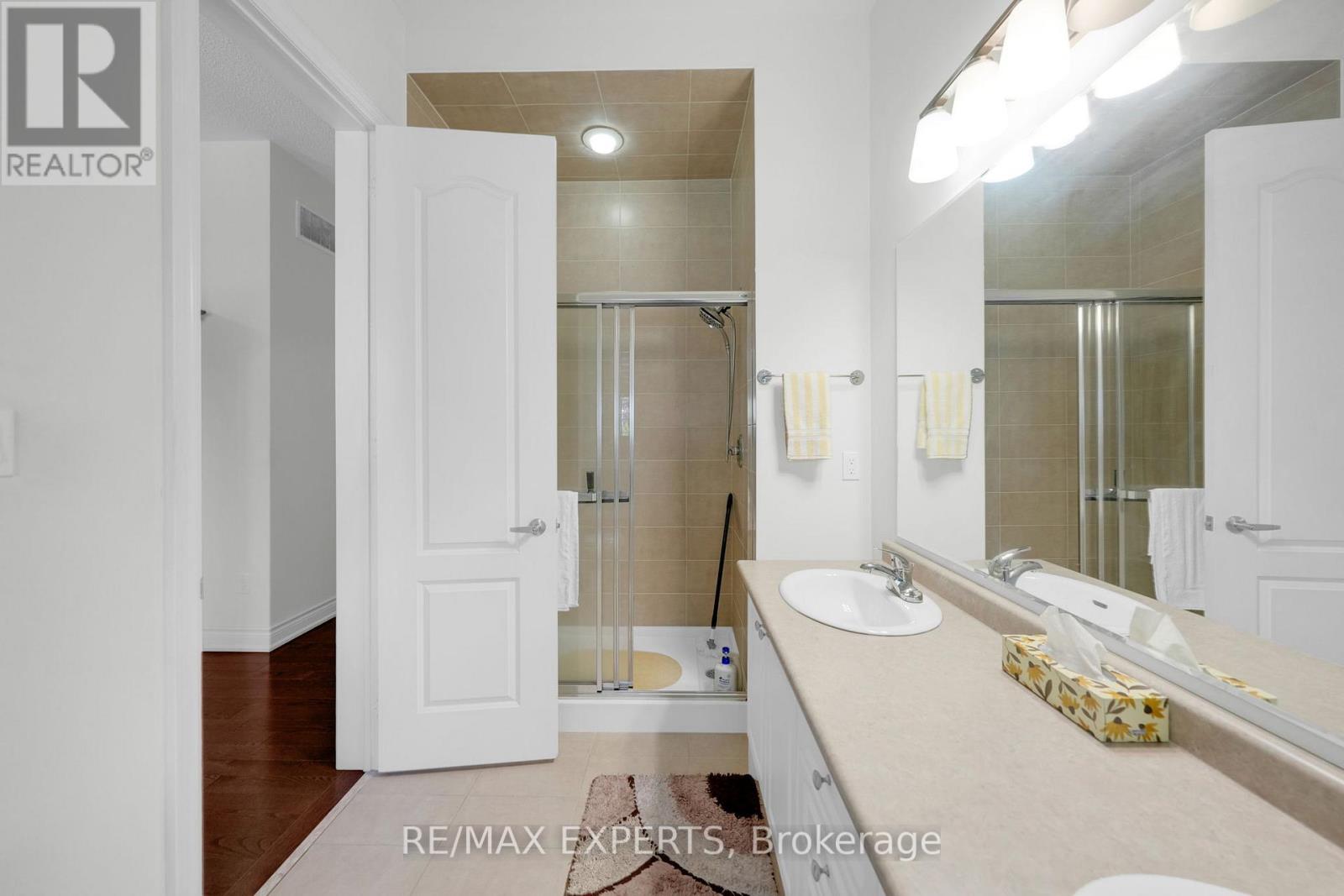 10 Falkland Road, Brampton, Ontario  L6P 4C3 - Photo 23 - W12477103