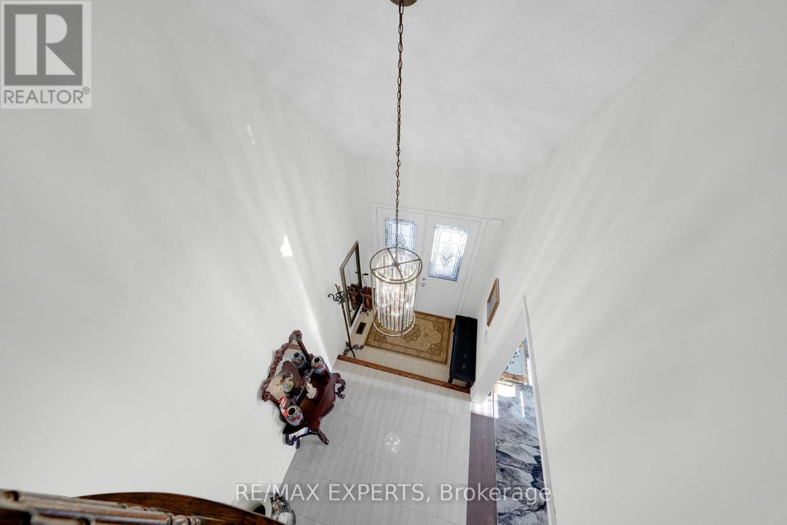 10 Falkland Road, Brampton, Ontario  L6P 4C3 - Photo 25 - W12477103