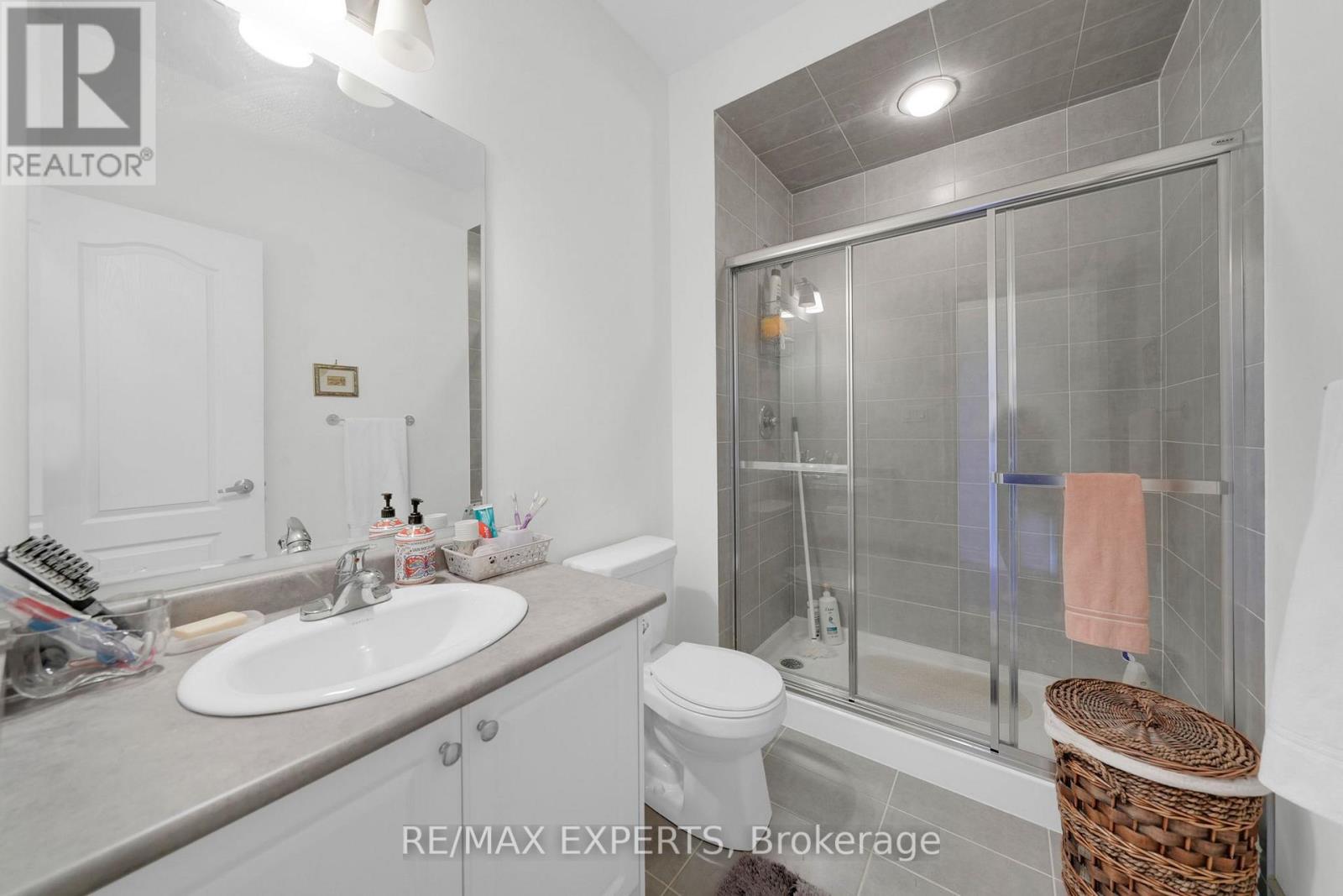 10 Falkland Road, Brampton, Ontario  L6P 4C3 - Photo 29 - W12477103