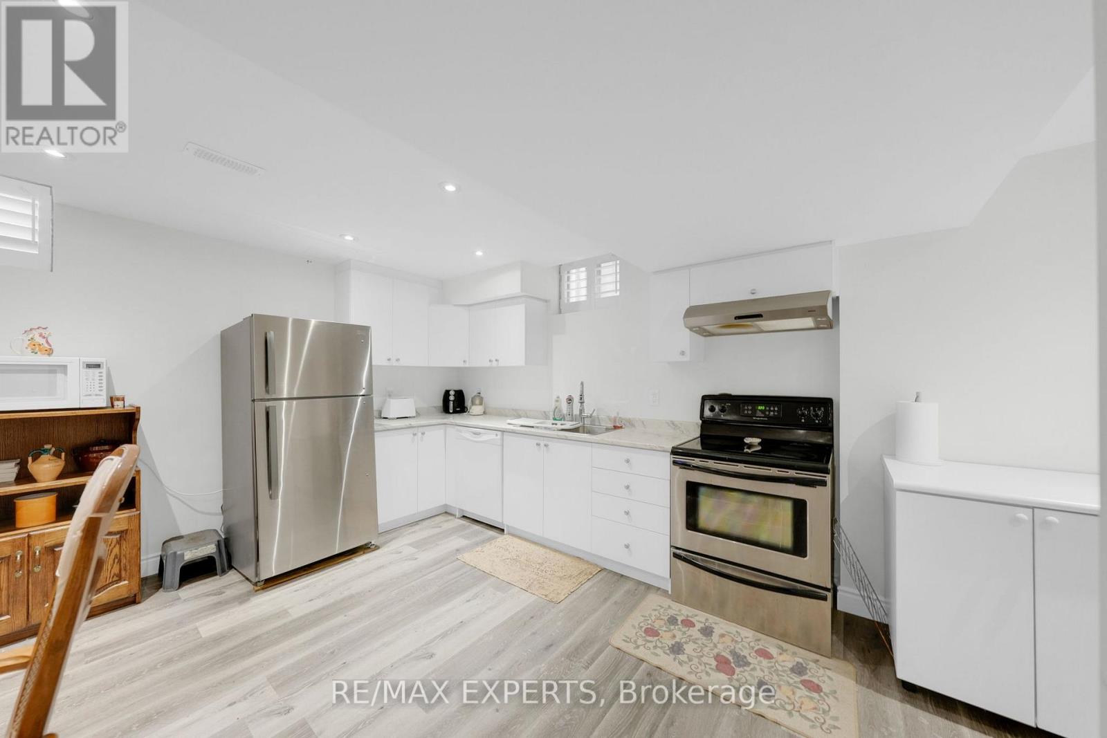 10 Falkland Road, Brampton, Ontario  L6P 4C3 - Photo 35 - W12477103
