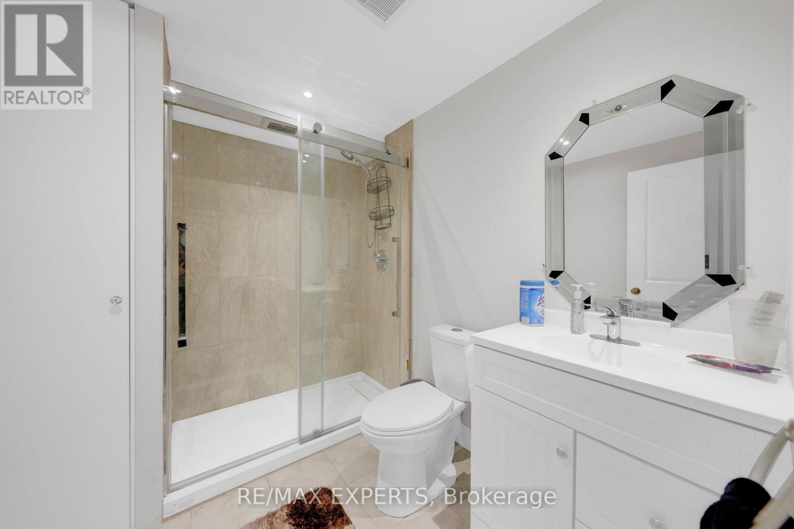 10 Falkland Road, Brampton, Ontario  L6P 4C3 - Photo 37 - W12477103