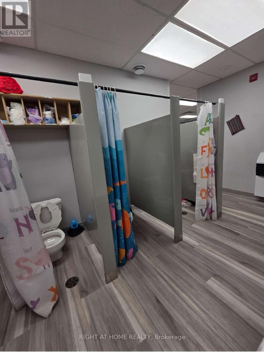 108/111 - 700 Dorval Drive, Oakville, Ontario  L6K 3V3 - Photo 32 - W12477109