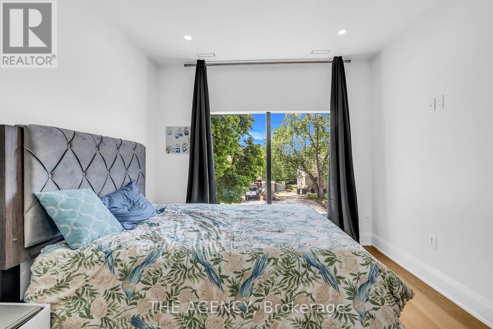 9 Earl Street, Mississauga, Ontario  L5M 1N6 - Photo 36 - W12477112