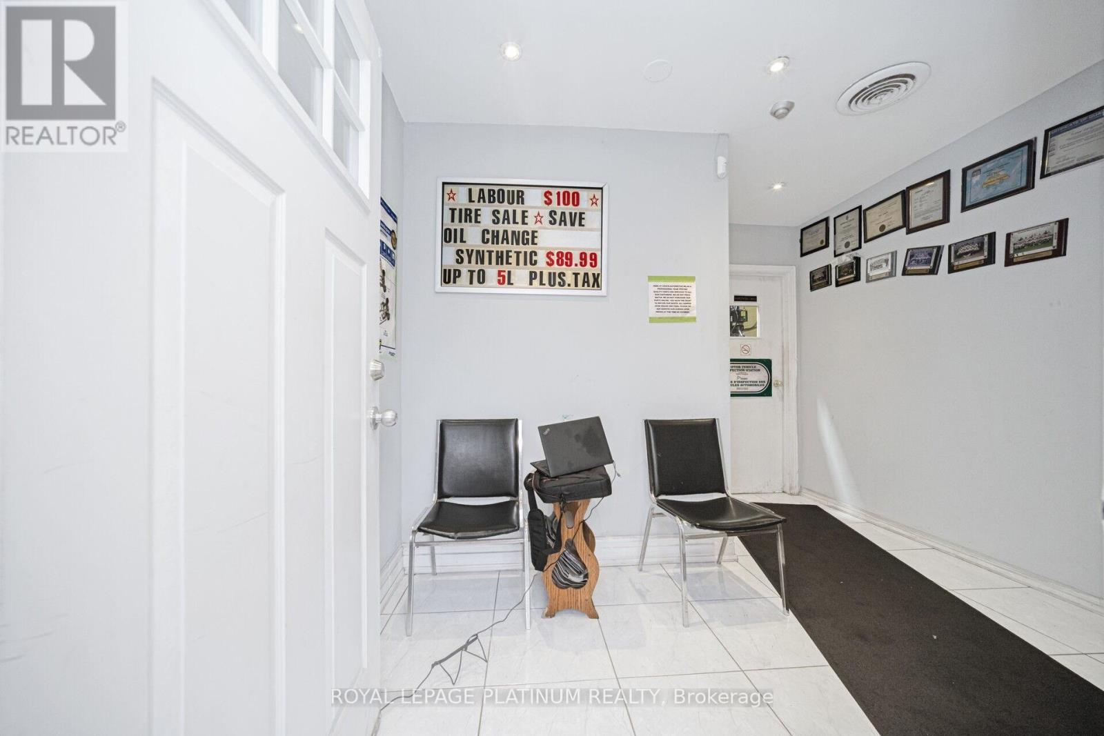 Unit 10 - 85 Rosedale Avenue W, Brampton, Ontario L6X 4H5 - Photo 38 - W12477122