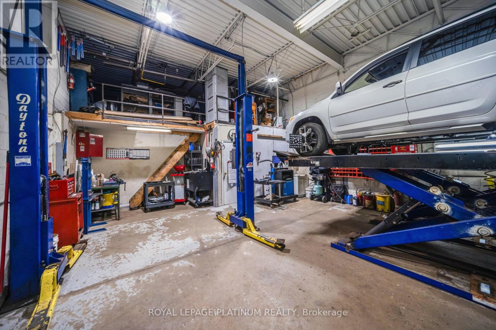 Unit 10 - 85 Rosedale Avenue W, Brampton, Ontario L6X 4H5 - Photo 4 - W12477122