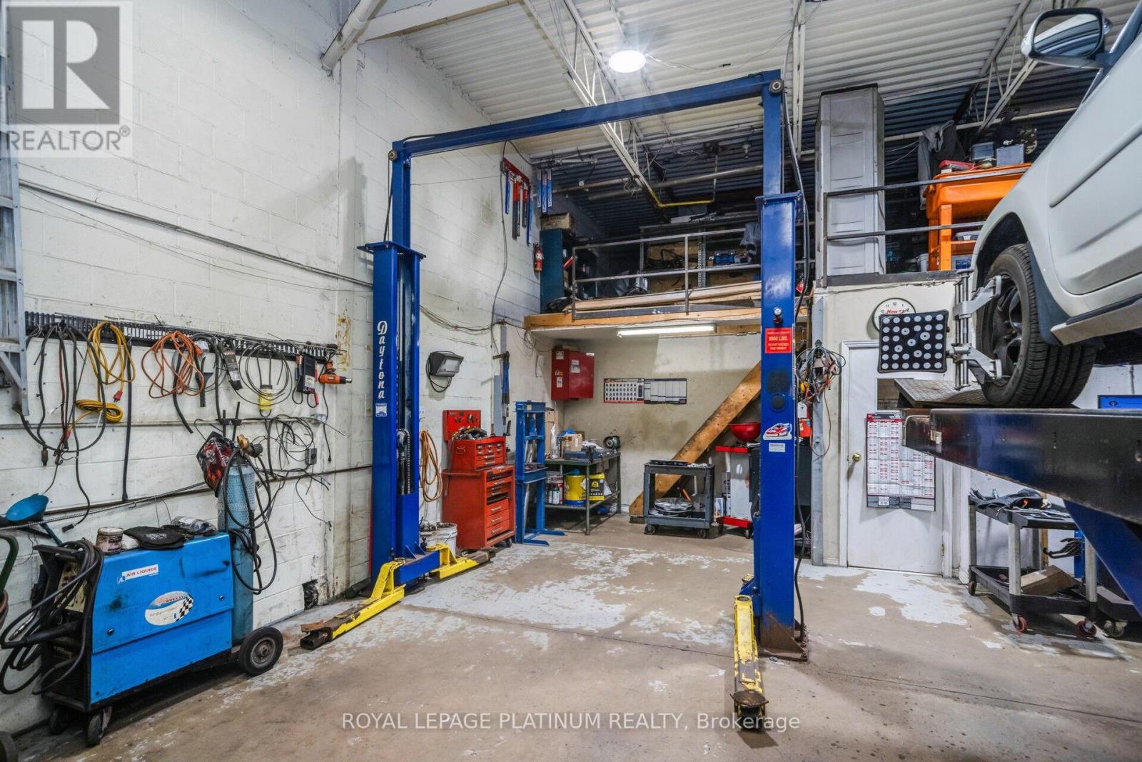 Unit 10 - 85 Rosedale Avenue W, Brampton, Ontario L6X 4H5 - Photo 5 - W12477122